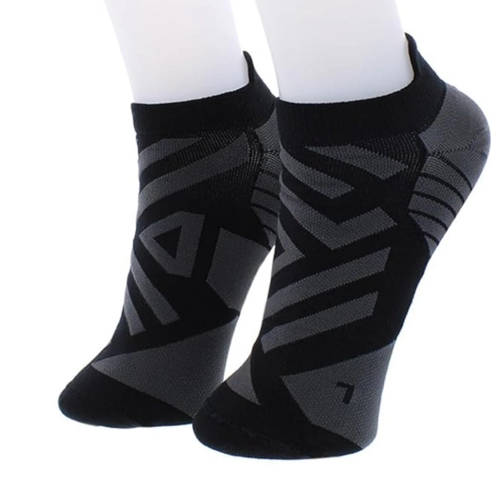 QC Performance Low Socks